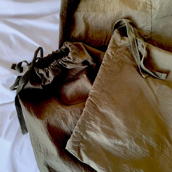 NWT - UO Dark Khaki-Green Parachute Pants - Picture 4 of 5